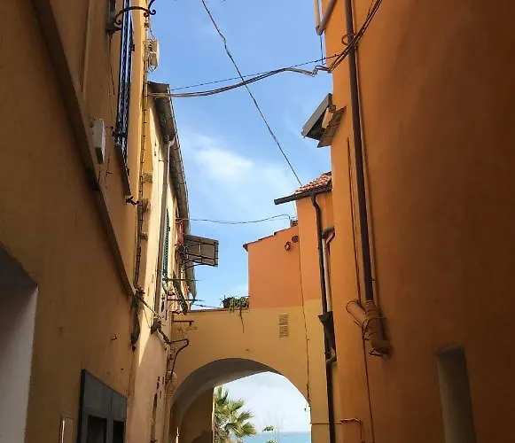 Casa Mia アパート インペリア